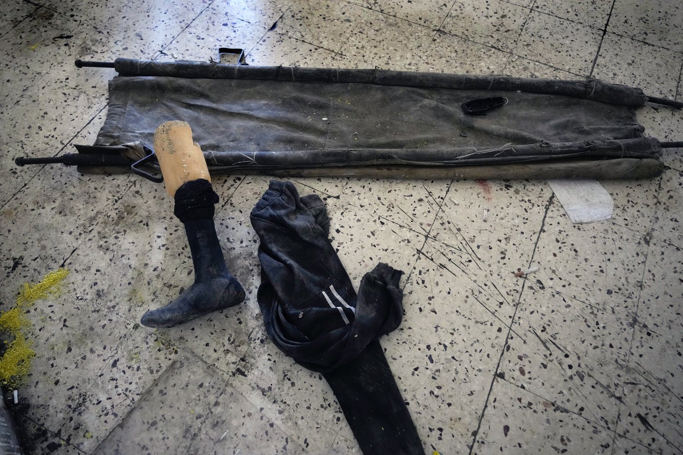 Thousands scour Syria's most horrific prison but find no sign of their loved ones | iNFOnews.ca