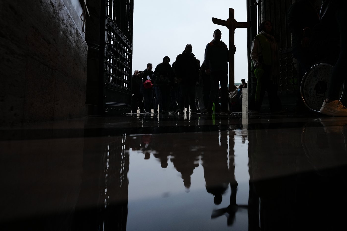 Final pilgrims cross Holy Door as Vatican claims Jubilee success with 33 million visitors | iNFOnews.ca