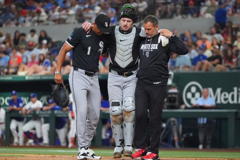 White Sox catcher Kyle Teel helped off field with left ankle injury and IL stint is likely | iNFOnews.ca