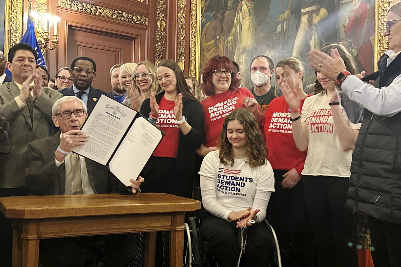 Wisconsin's governor creates new violence-prevention office in wake of school shooting | iNFOnews.ca Wisconsin's governor creates new violence-prevention office in wake of school shooting | iNFOnews.ca