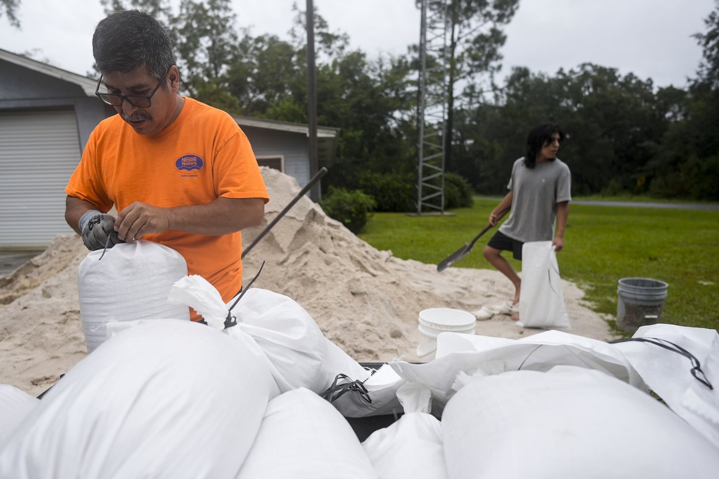 Tropical Weather Latest: Helene makes landfall as a Category 4 hurricane in northwestern Florida | iNFOnews.ca Tropical Weather Latest: Helene makes landfall as a Category 4 hurricane in northwestern Florida | iNFOnews.ca