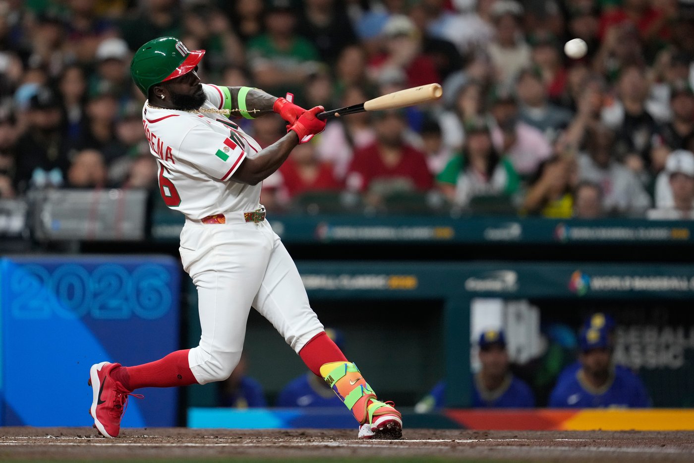 Cal Raleigh says there's no beef with Seattle teammate Randy Arozarena after WBC handshake snub | iNFOnews.ca