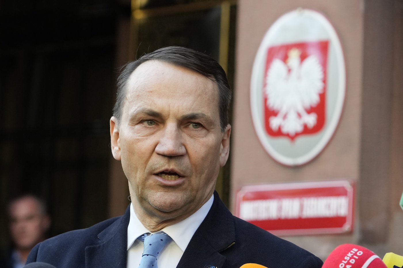 Poland alleges Russian sabotage and is closing one of Moscow's consulates | iNFOnews.ca