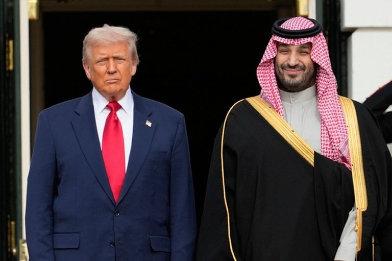 Saudi crown prince urges Trump not to escalate Iran war as US leader weighs new strikes: AP source | iNFOnews.ca