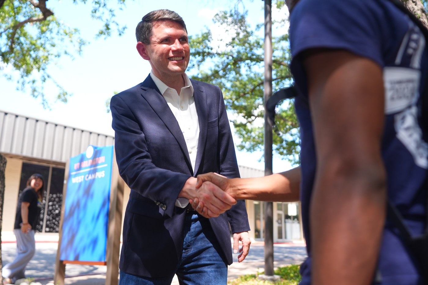 Macho, macho men? Democrats talk masculinity on campaign trail after years of Trump's bravado | iNFOnews.ca