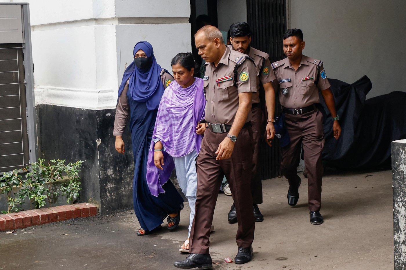Bangladesh tribunal orders 3 journalists held until trial in 2024 uprising case | iNFOnews.ca Bangladesh tribunal orders 3 journalists held until trial in 2024 uprising case | iNFOnews.ca