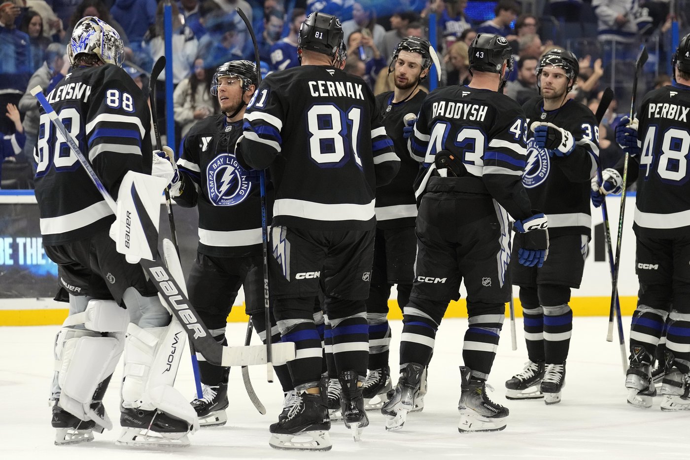 Point and Kucherov lead surging Lightning to 6-2 win over reeling Rangers | iNFOnews.ca