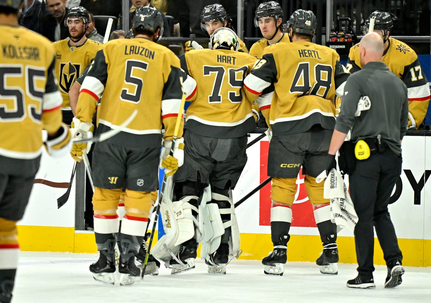 Adin Hill returns to Golden Knights after nearly 3 months, Carter Hart goes on IR | iNFOnews.ca
