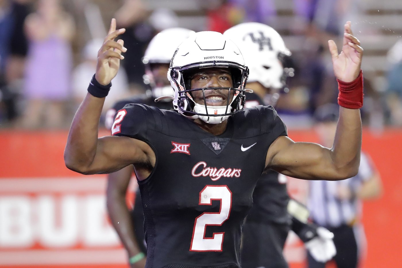 Houston scores twice in 4th quarter, Cougars beat No. 17 Kansas State 24-19 | iNFOnews.ca