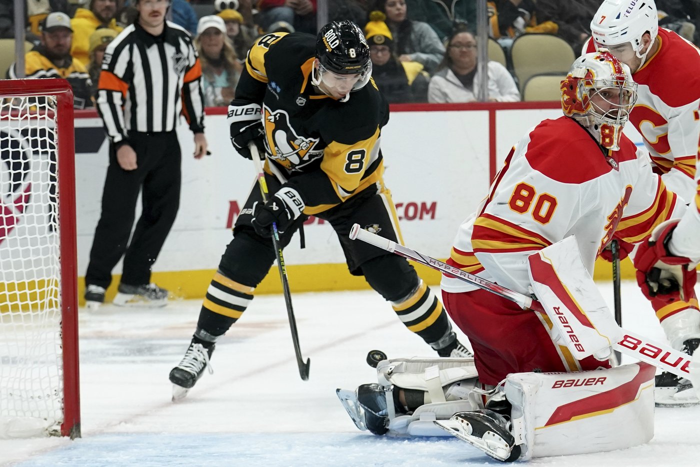 Bunting, Letang lead Pittsburgh Penguins in 6-2 win over Calgary Flames | iNFOnews.ca