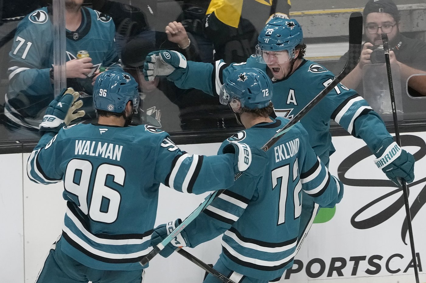 Toffoli scores 3rd-period goal to lift Sharks to 4-2 win over Kings | iNFOnews.ca Toffoli scores 3rd-period goal to lift Sharks to 4-2 win over Kings | iNFOnews.ca