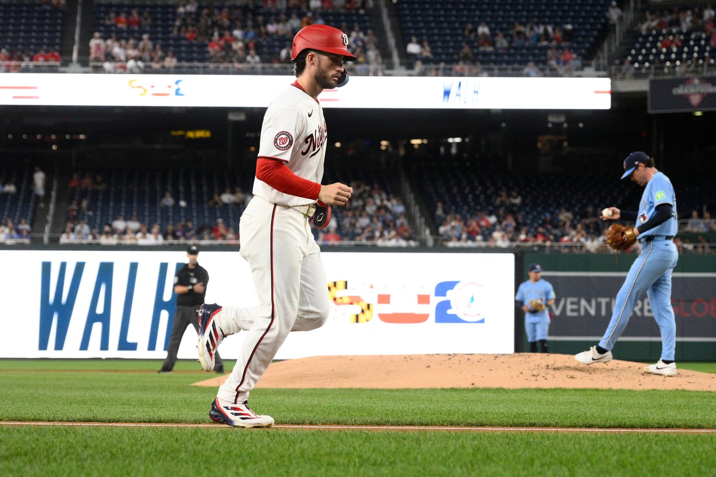 Blue Jays' Bieber struggles through 'worst' outing, walks 6 in first inning against Nationals | iNFOnews.ca