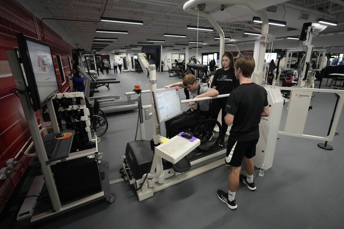 Sam Schmidt opens paralysis center in Indianapolis to rehabilitate trauma victims | iNFOnews.ca