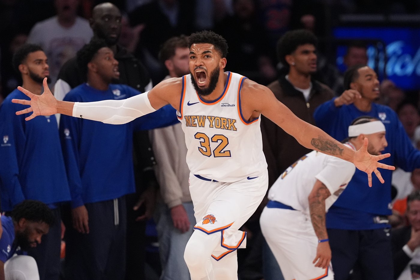 76ers win opening game with LeBron James, beat NBA champion Knicks 106-100 | iNFOnews.ca 76ers win opening game with LeBron James, beat NBA champion Knicks 106-100 | iNFOnews.ca
