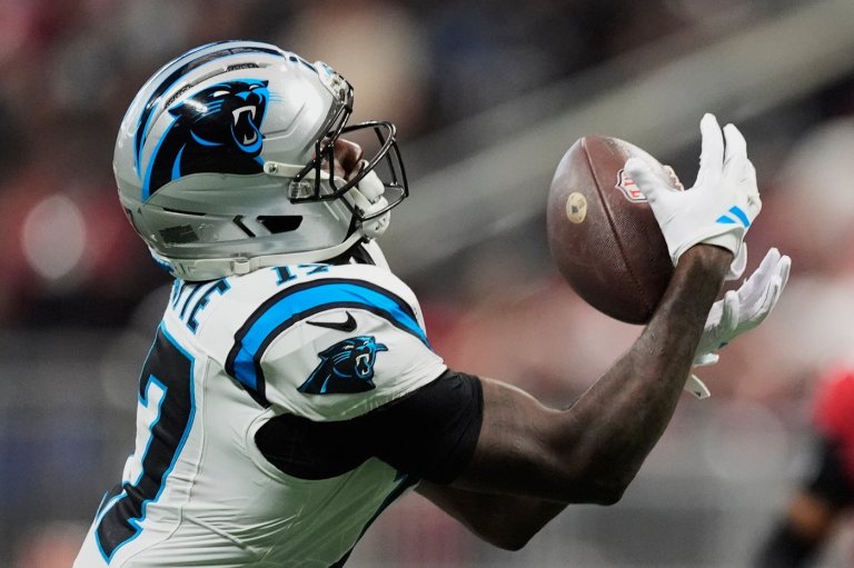 Young throws 3 TD passes, including 2 to Waller, as Panthers dominate short-handed Falcons 34-3 | iNFOnews.ca