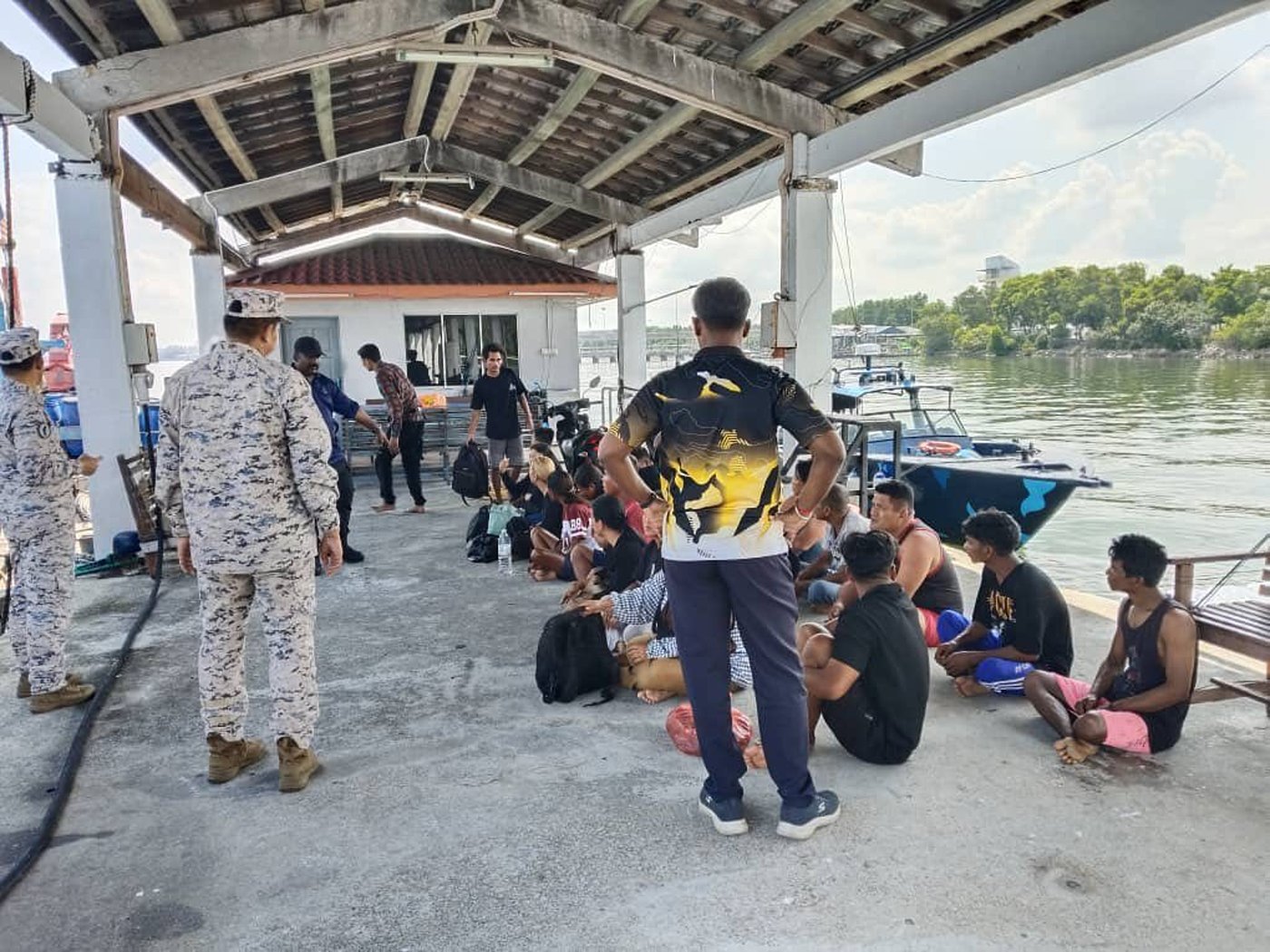 Malaysia searches for 14 missing Indonesians after a migrant boat sinks | iNFOnews.ca