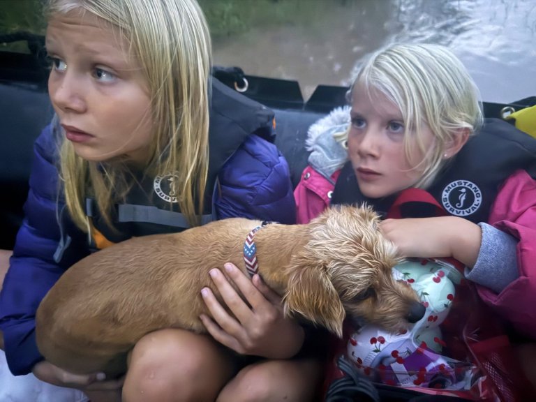 Catastrophic flooding sweeps across Texas, in photos | iNFOnews.ca