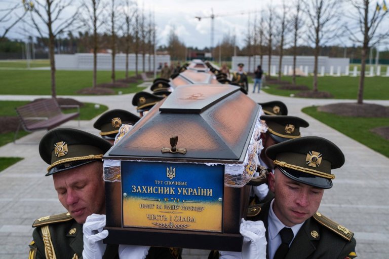 Ukraine buries its unknown soldiers as families wait for identification | iNFOnews.ca