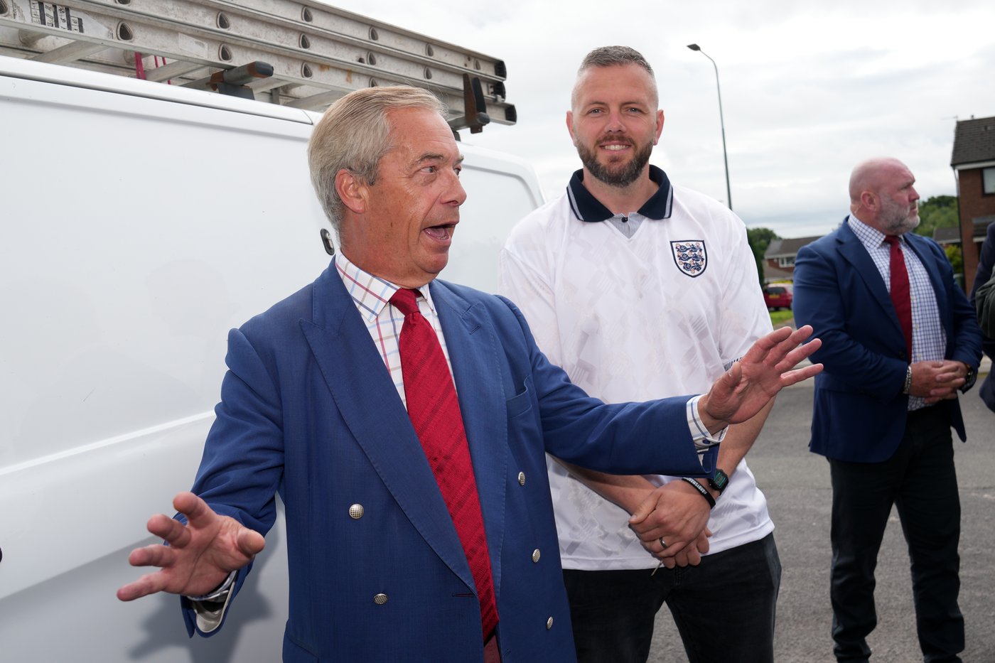 Reform UK leader Nigel Farage faces questions over donations from a convicted fraudster | iNFOnews.ca