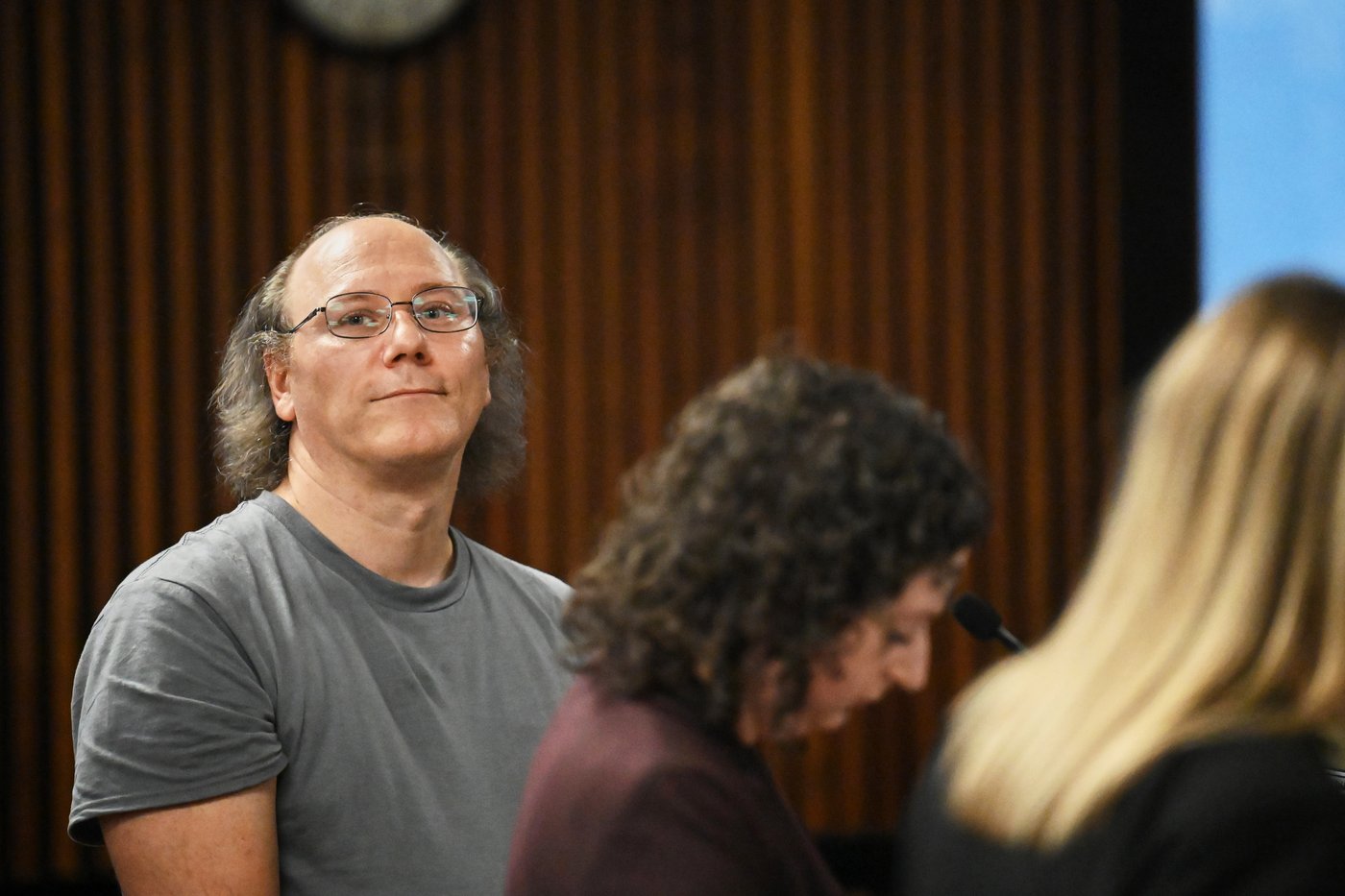 Man admits in TV interview to killing and burying his parents | iNFOnews.ca