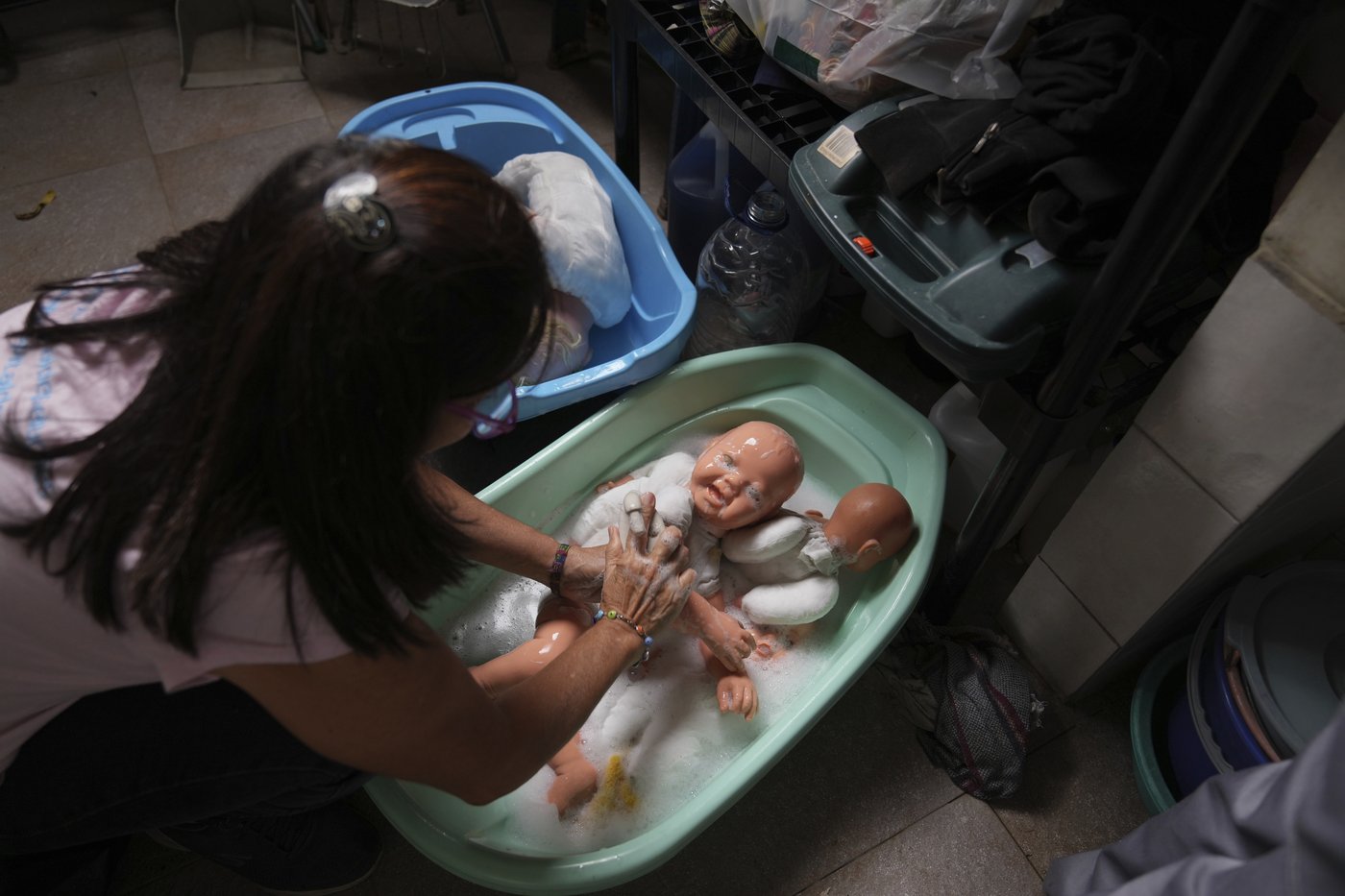This hospital in Venezuela restores discarded toys for another round of love | iNFOnews.ca