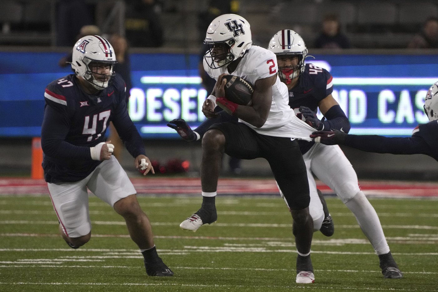 Noah Fifita throws for 2 TDs, Arizona ends 5-game losing streak with 27-3 win over Houston | iNFOnews.ca Noah Fifita throws for 2 TDs, Arizona ends 5-game losing streak with 27-3 win over Houston | iNFOnews.ca