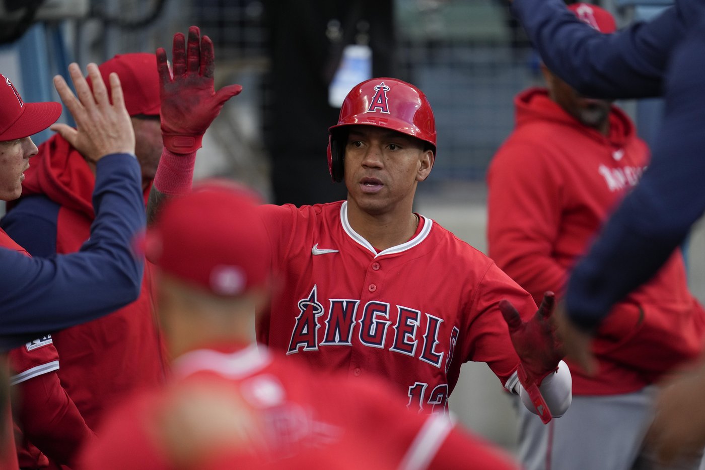 Infielder Ehire Adrianza retires at 35 after 12 major league seasons | iNFOnews.ca