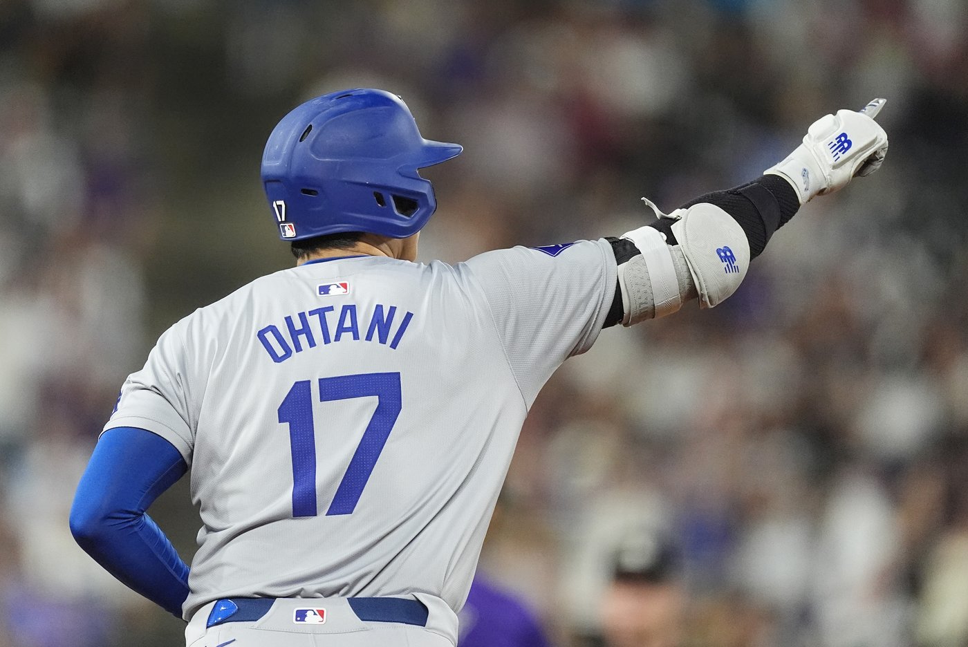 Ohtani launches homer No. 54, steals 57th base as NL West-champion Dodgers power by Rockies 11-4 | iNFOnews.ca