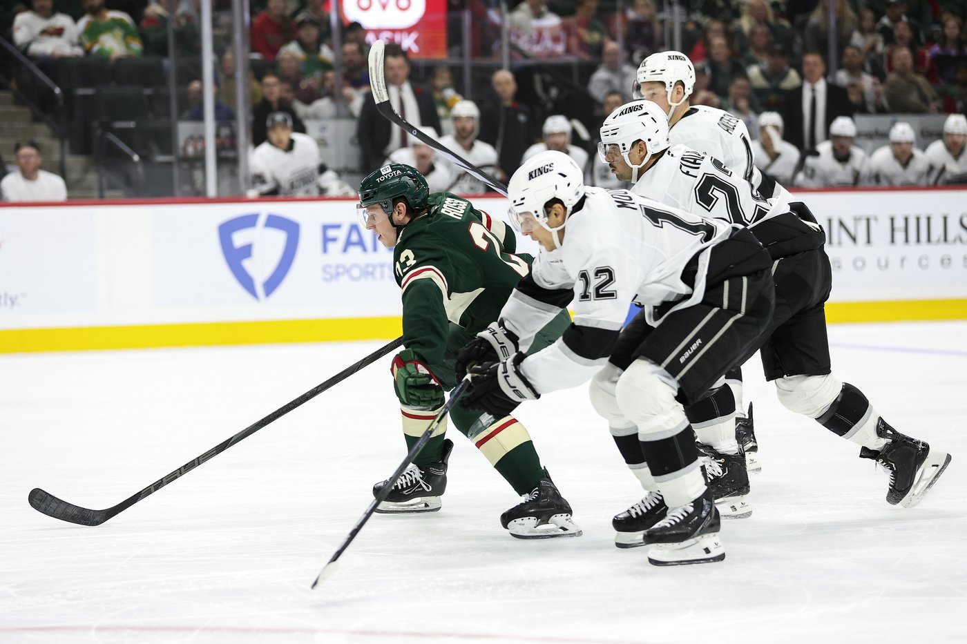 Lewis scores twice, Kings roll to 5-1 win over Wild | iNFOnews.ca