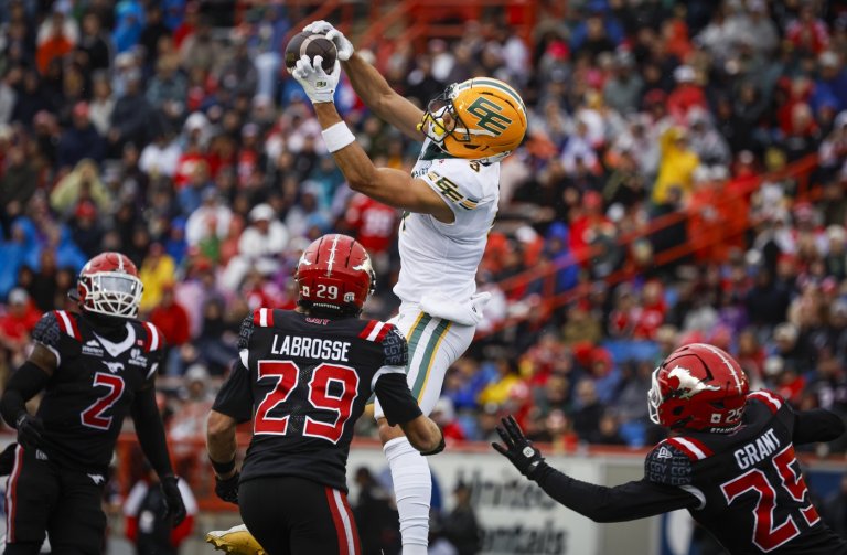 Elks rally for third win in a row, down Stampeders 38-28 on Labour Day | iNFOnews.ca