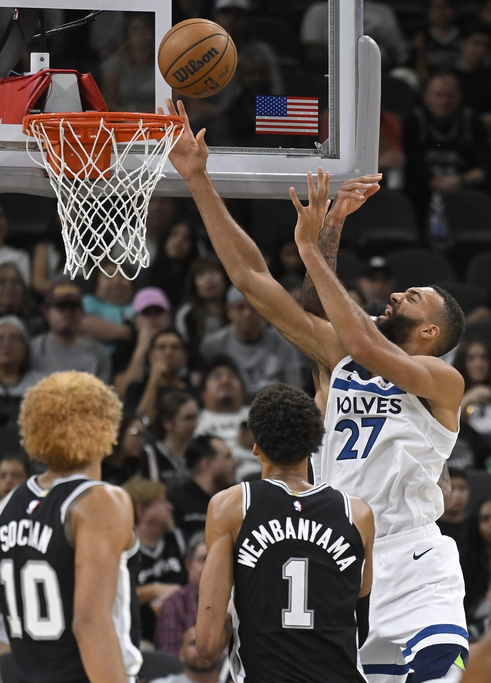 Johnson and Paul lead Spurs past Timberwolves 113-103 as Popovich misses game with illness | iNFOnews.ca