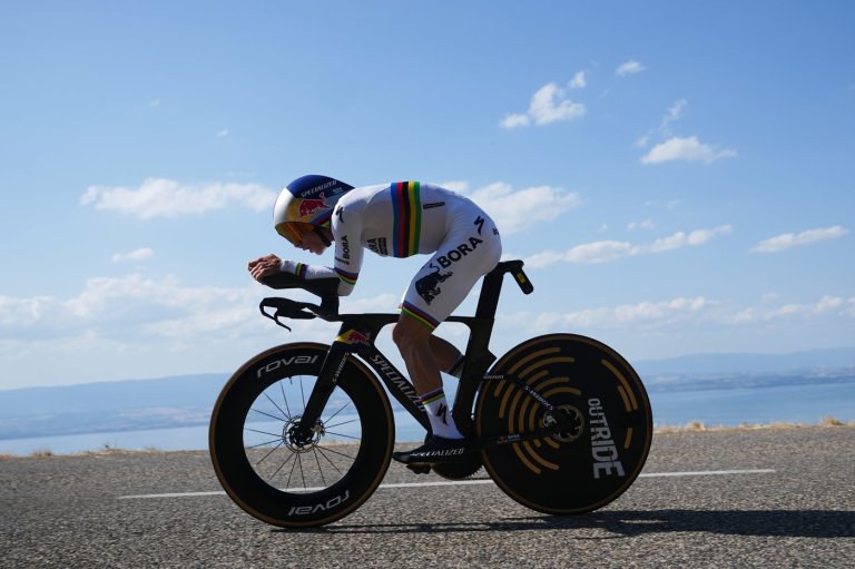 Evenepoel wins time trial for back-to-back Tour de France stage victories, Pogačar still leads | iNFOnews.ca
