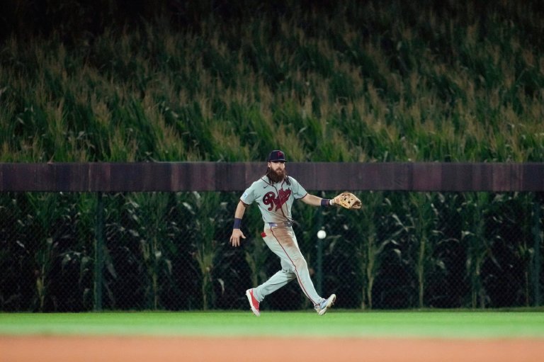Schwarber hits 2 homers, Phillies beat Twins 7-1 at Field of Dreams | iNFOnews.ca