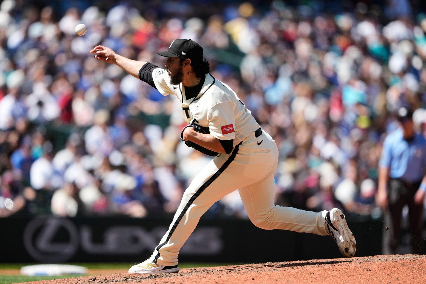 Canzone homers, Gilbert allows 3 hits and Mariners beat Red Sox 3-1 | iNFOnews.ca Canzone homers, Gilbert allows 3 hits and Mariners beat Red Sox 3-1 | iNFOnews.ca