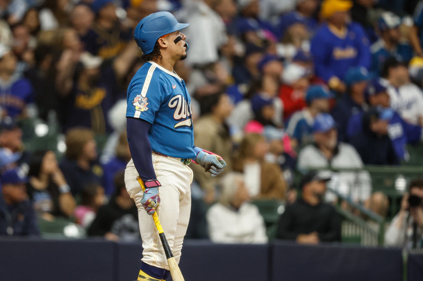 Contreras homers and Henderson pitches 5 shutout innings in Brewers' 5-1 win over Dodgers | iNFOnews.ca