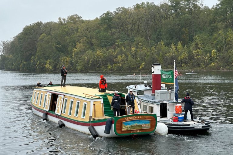 Floating time capsule: Replica boat retraces historic Erie Canal journey 200 years later | iNFOnews.ca