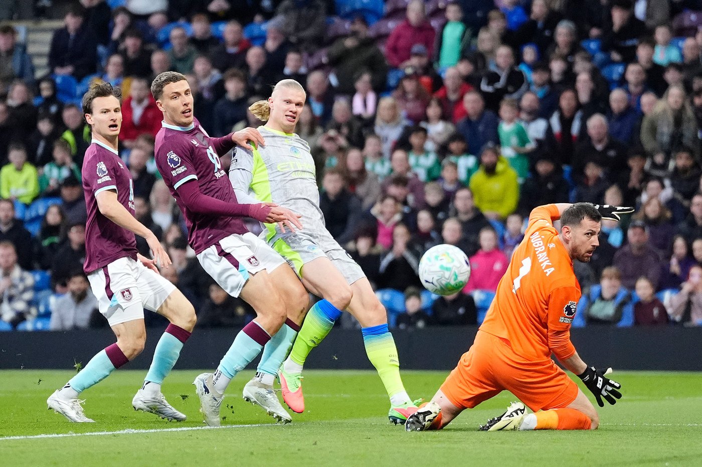 Man City top of Premier League as Haaland's winner relegates Burnley | iNFOnews.ca