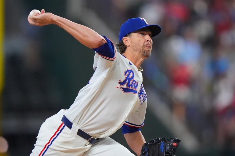 Rangers' Jacob deGrom reaches 2,000 strikeouts in 2nd-fewest games and innings pitched | iNFOnews.ca