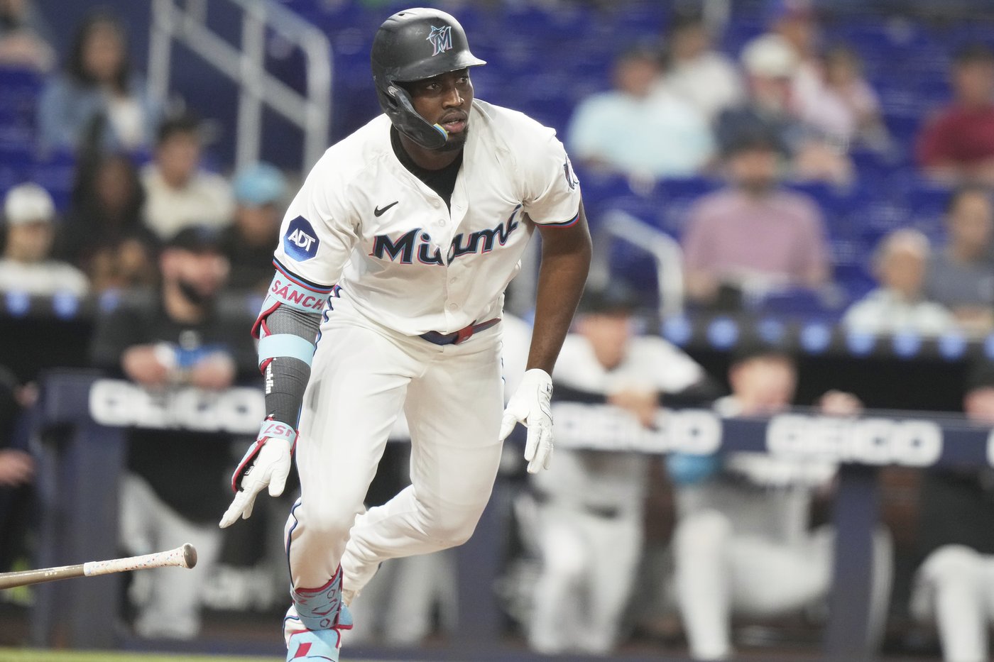 Rockies snap streak of 22 straight series losses dating to '24 with 3-2 win over Marlins | iNFOnews.ca