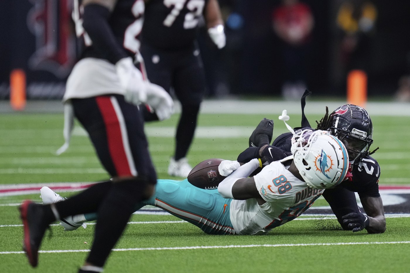 Dolphins' Grant DuBose has movement in extremities after scary hit to the head vs. Texans | iNFOnews.ca Dolphins' Grant DuBose has movement in extremities after scary hit to the head vs. Texans | iNFOnews.ca