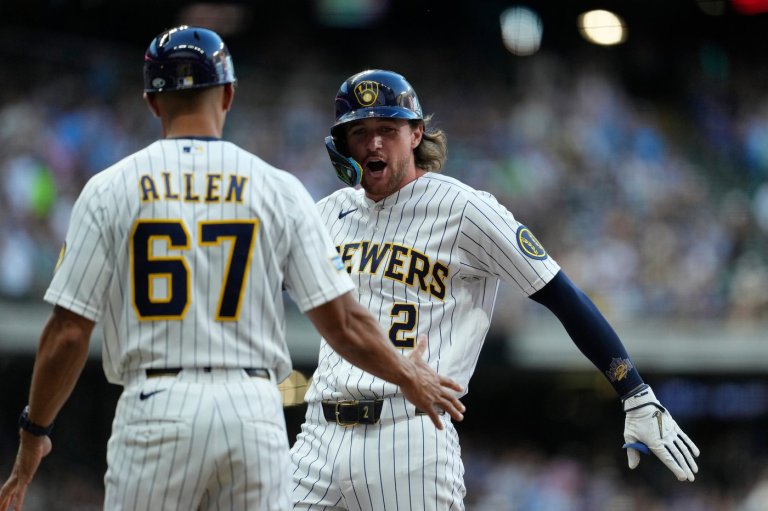 Andrew Vaughn knocks home go-ahead run in 8th inning as Brewers defeat Twins 4-3 | iNFOnews.ca