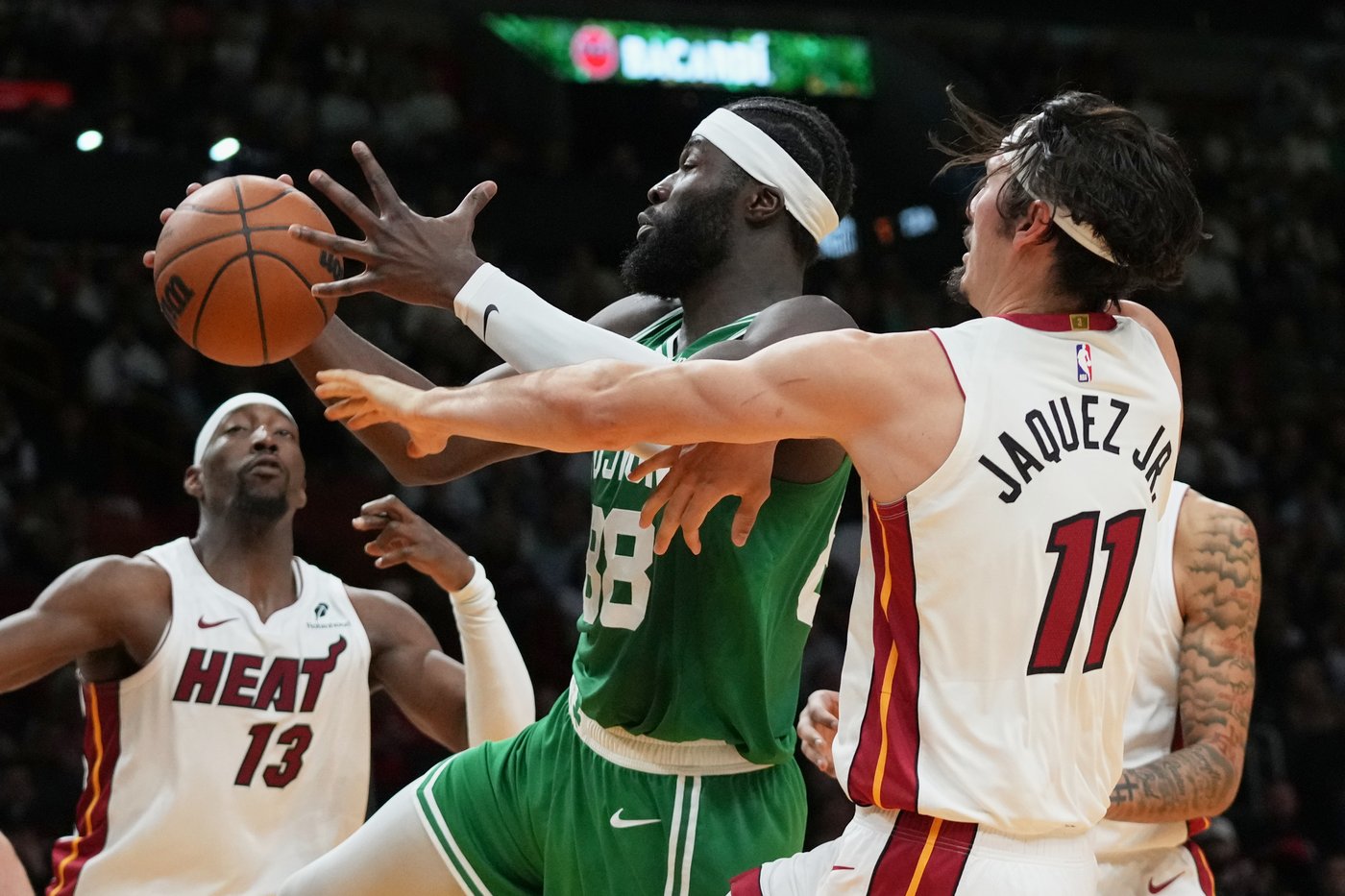 Brown scores 43, Tatum has triple-double and Celtics run away from Heat, 147-129 | iNFOnews.ca