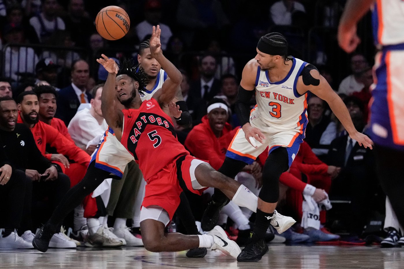 Knicks beat Raptors 116-94 for their 4th straight victory | iNFOnews.ca