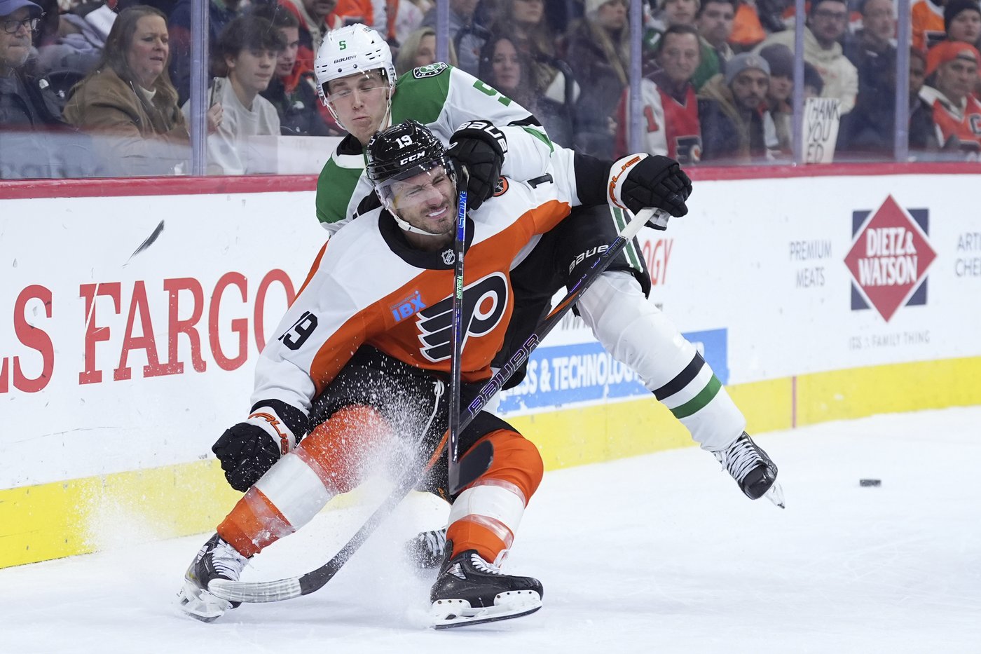 DeSmith stops 27 shots to lead Stars to 6th straight win, 4-1 over Flyers | iNFOnews.ca DeSmith stops 27 shots to lead Stars to 6th straight win, 4-1 over Flyers | iNFOnews.ca
