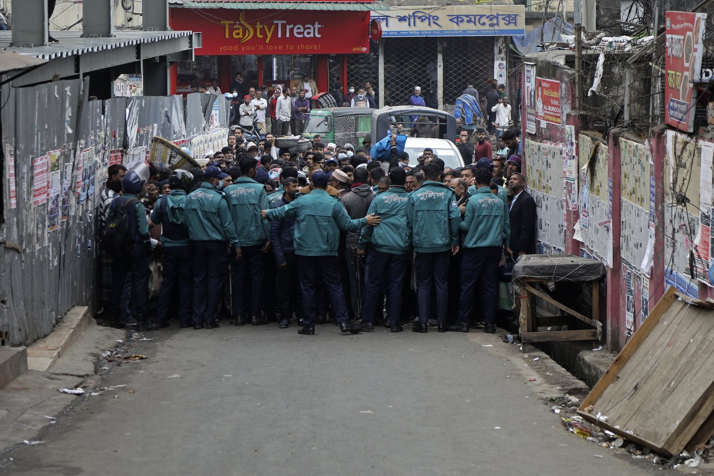 Bangladesh court again rejects bail for Hindu leader who led rallies | iNFOnews.ca