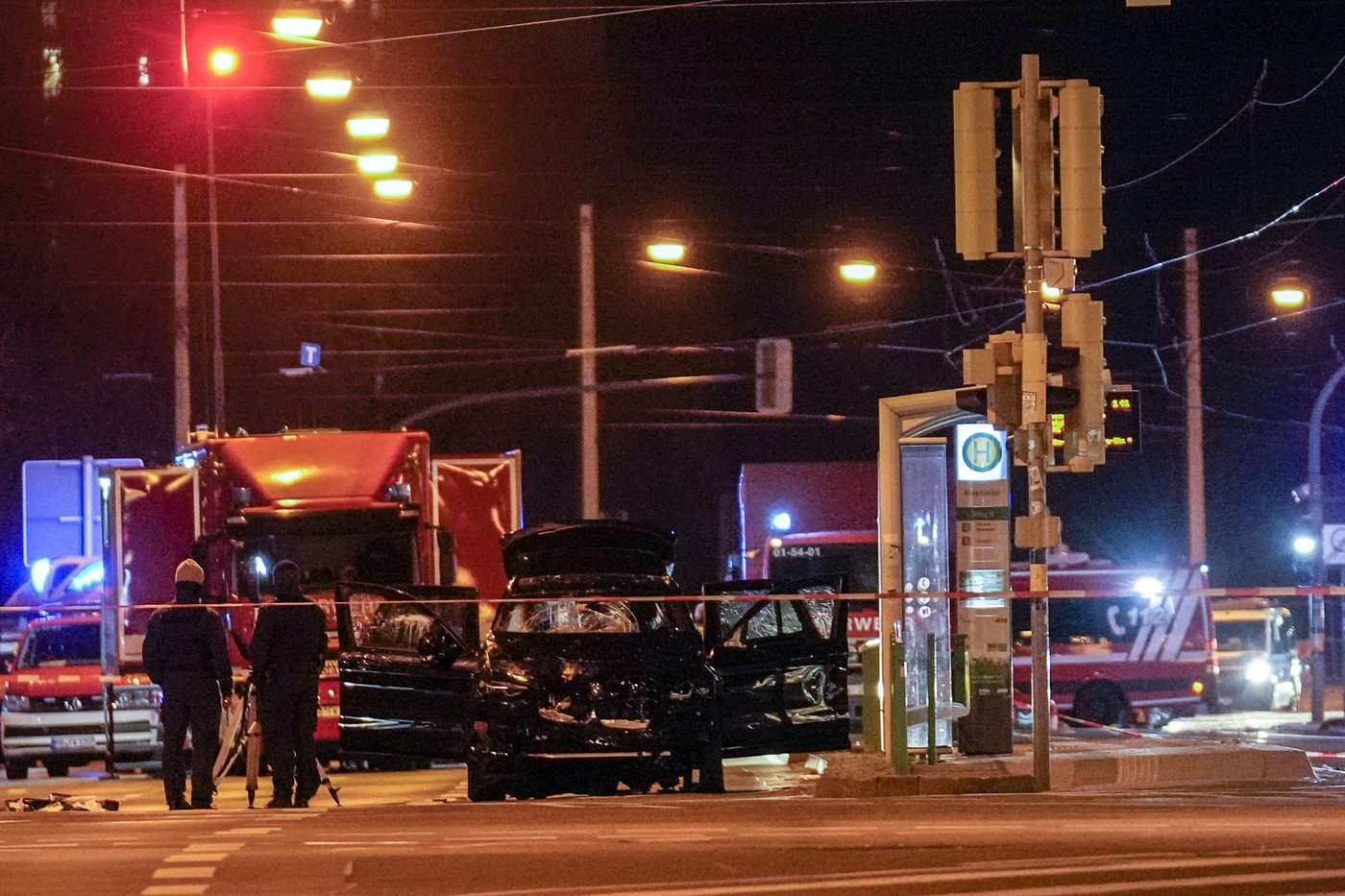 At least 2 dead and 60 hurt after a car drives into a German Christmas market in a suspected attack | iNFOnews.ca At least 2 dead and 60 hurt after a car drives into a German Christmas market in a suspected attack | iNFOnews.ca