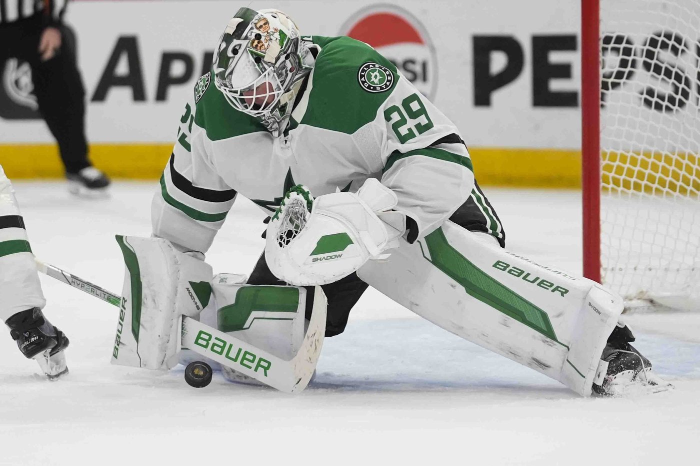 Matt Duchene and Jamie Benn lead the Stars past the Blackhawks 5-1 | iNFOnews.ca