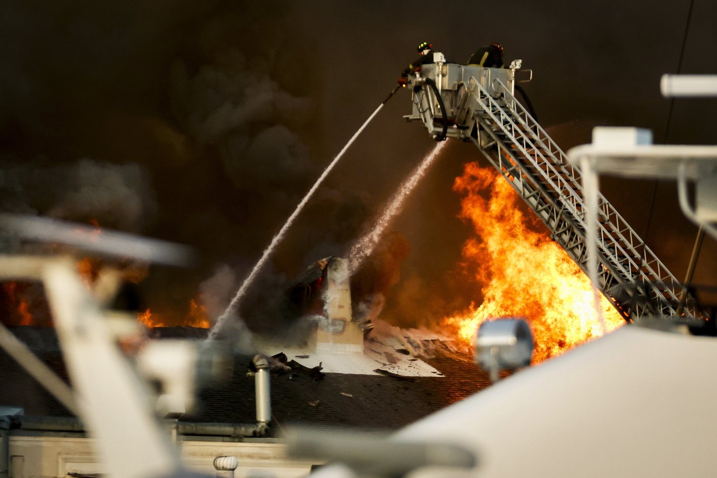 Fire destroys a lab building on a University of South Florida campus | iNFOnews.ca