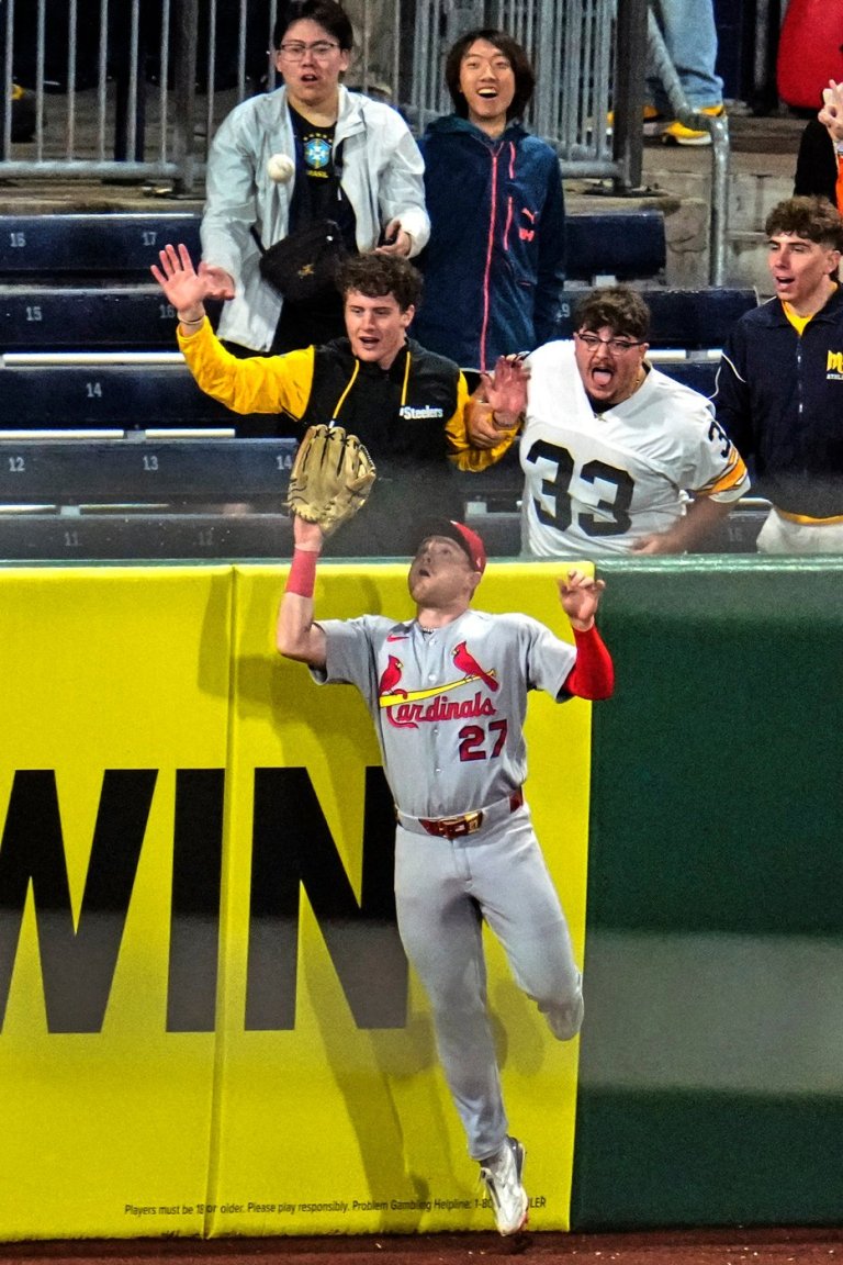 Church robs Gonzales of what would have been walk-off homer, preserves Cards' 5-4 win over Pirates | iNFOnews.ca