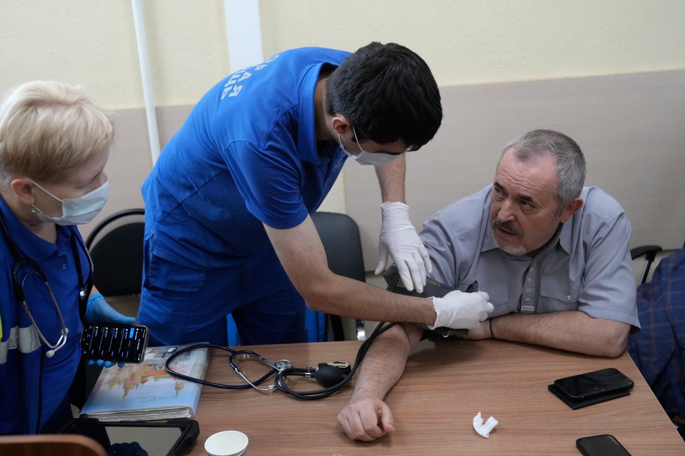 A Putin critic is convicted on charges that will keep him from campaigning for Russia's parliament | iNFOnews.ca A Putin critic is convicted on charges that will keep him from campaigning for Russia's parliament | iNFOnews.ca